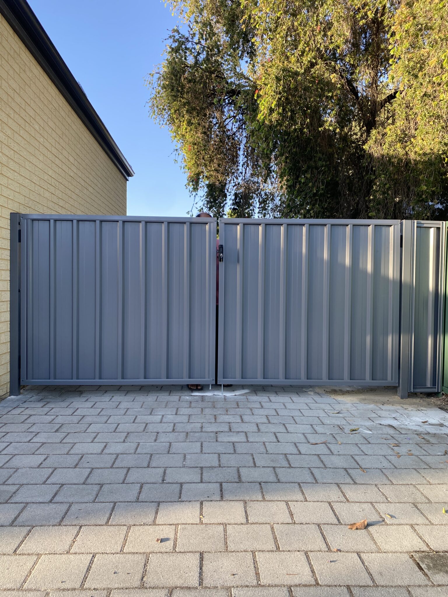 Colorbond Gates - outdoorreno.com.au